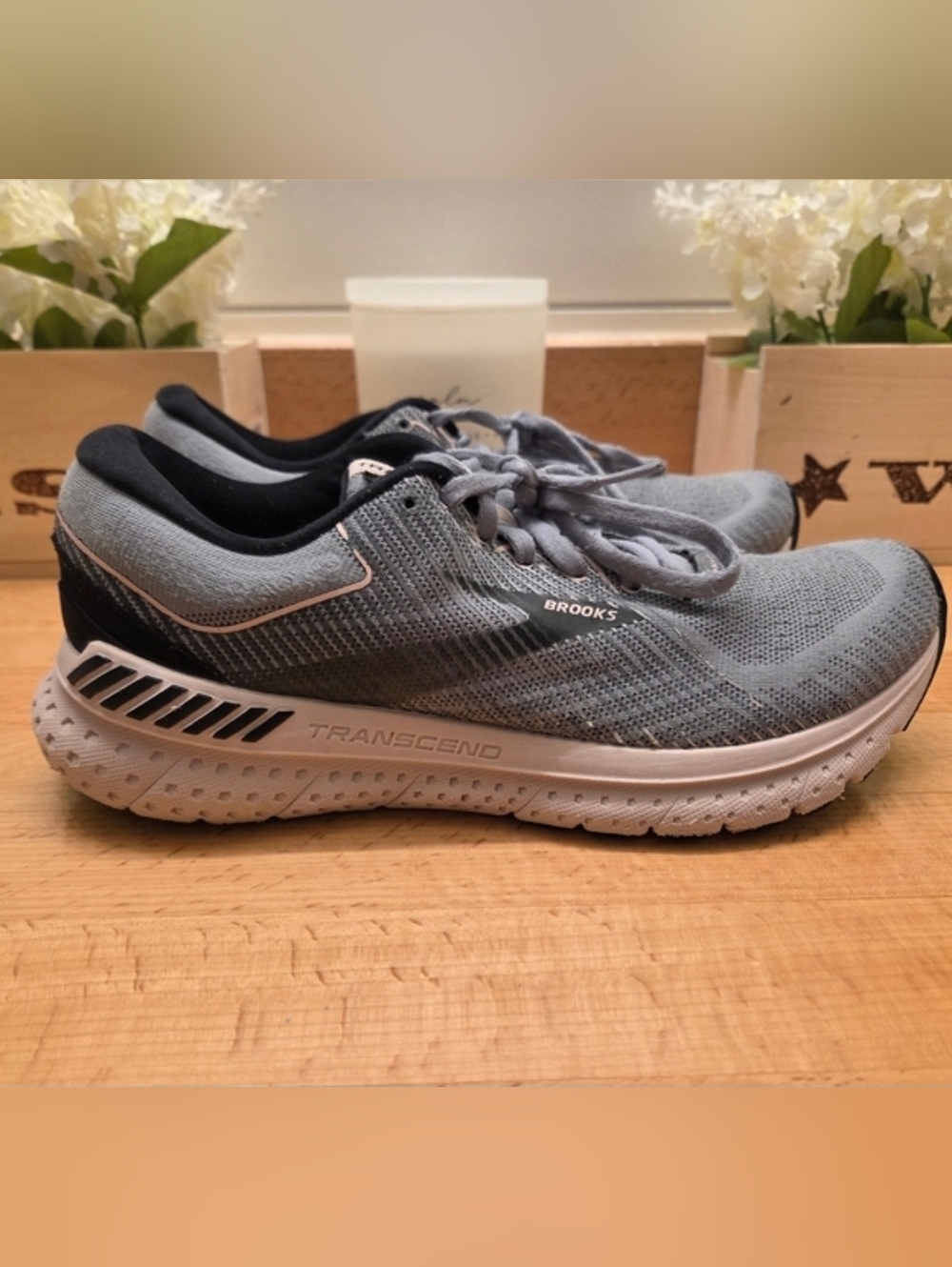 Brooks Transcend 7 Shoes Womens Size 8 Gray Black Running Sneakers